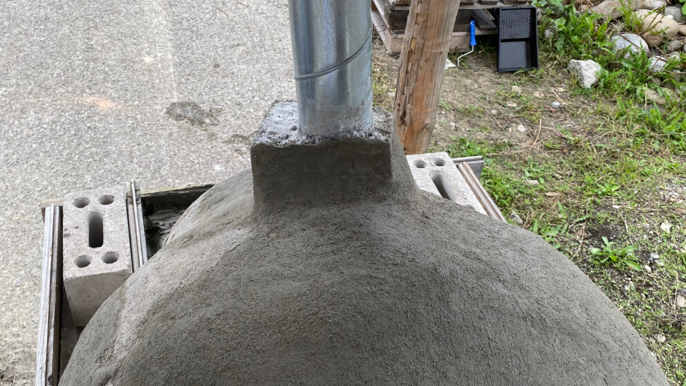 Impression zur Renovation des Pizzaofens auf dem Terrain Sud.